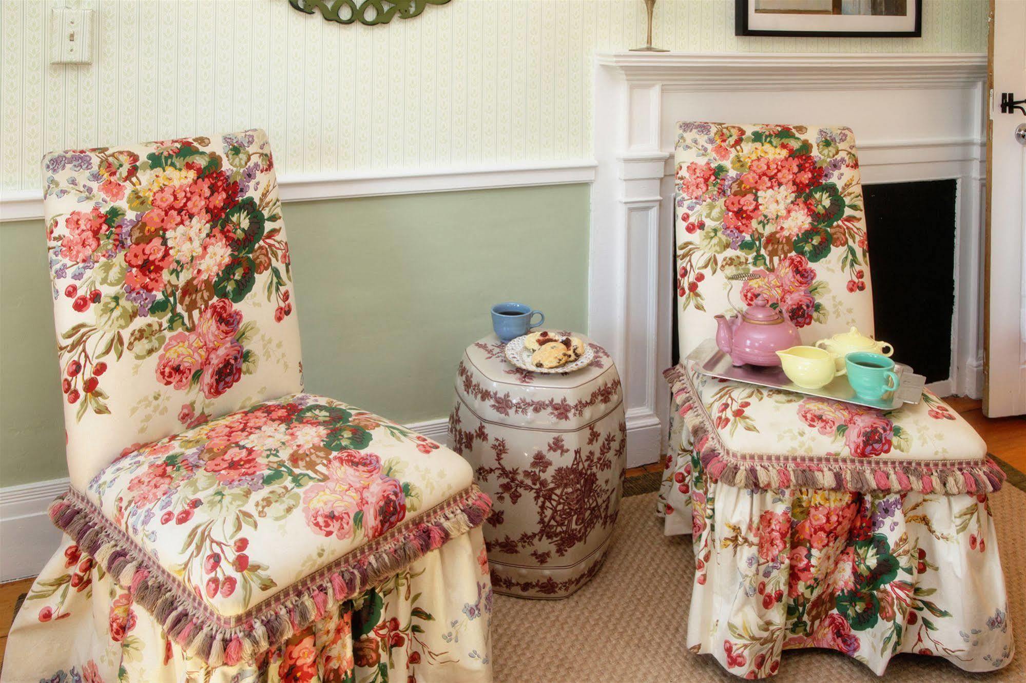 The Inn At Yarmouth Port (Adults Only) ภายนอก รูปภาพ