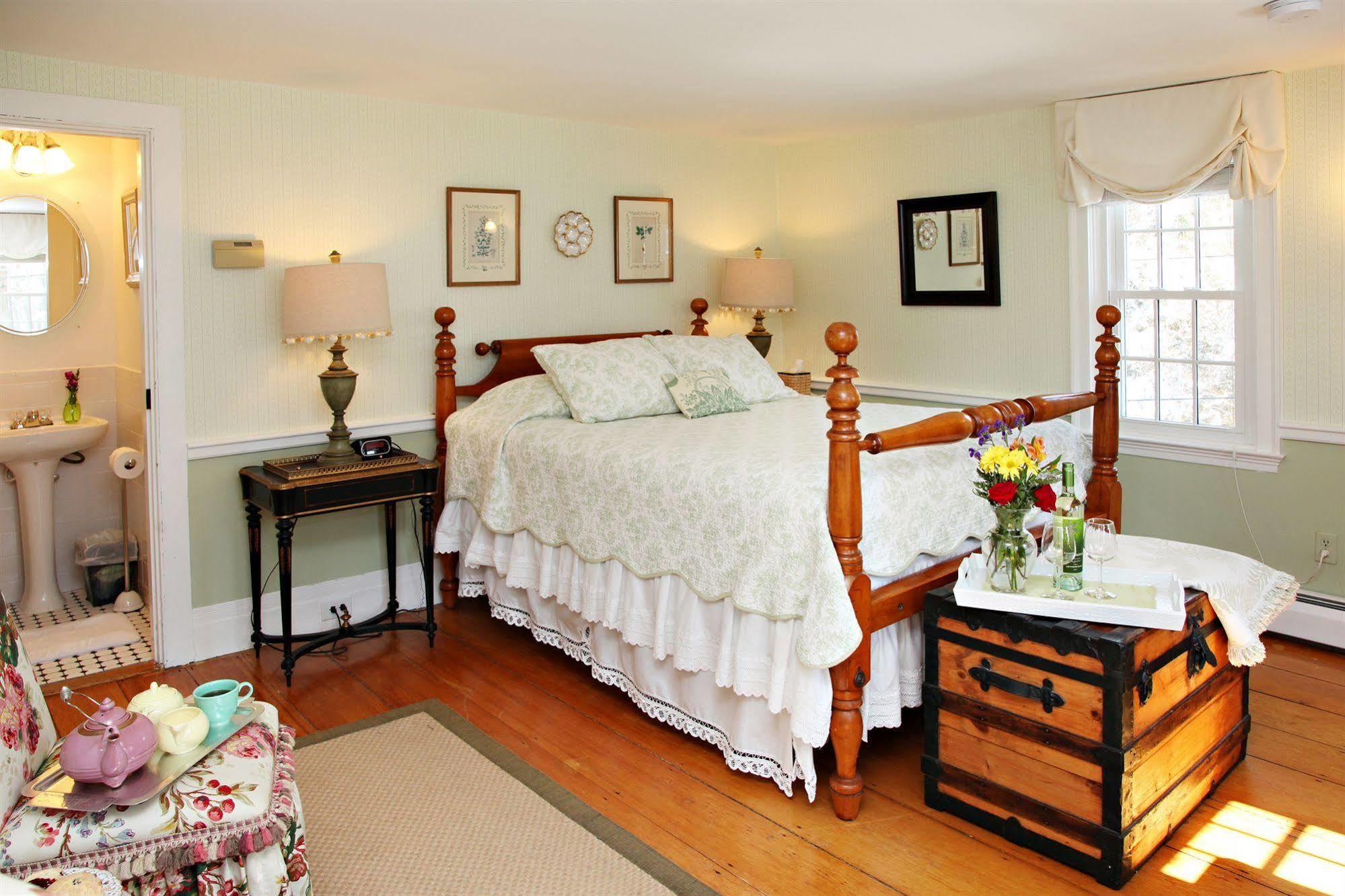 The Inn At Yarmouth Port (Adults Only) ภายนอก รูปภาพ