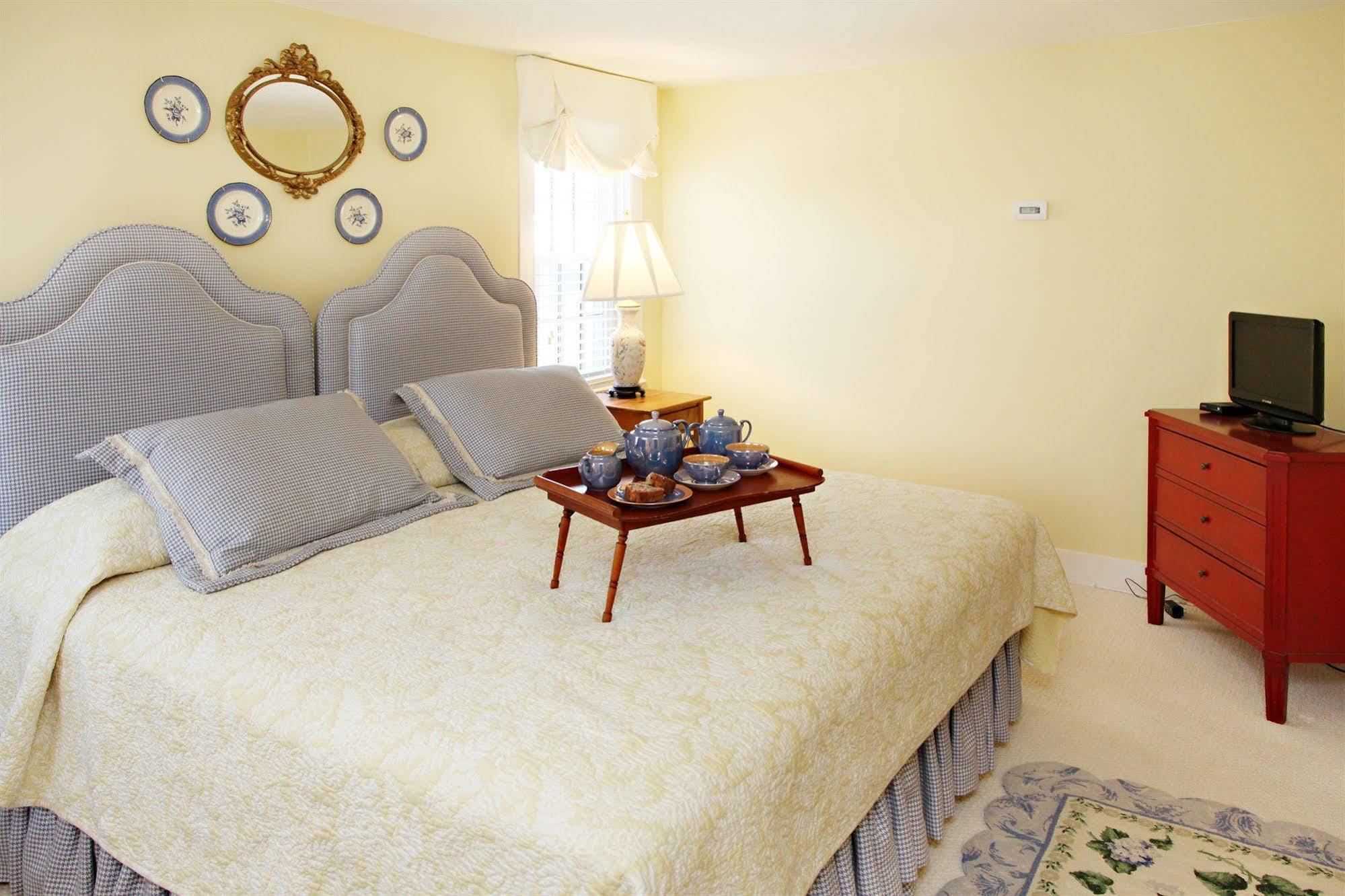 The Inn At Yarmouth Port (Adults Only) ภายนอก รูปภาพ