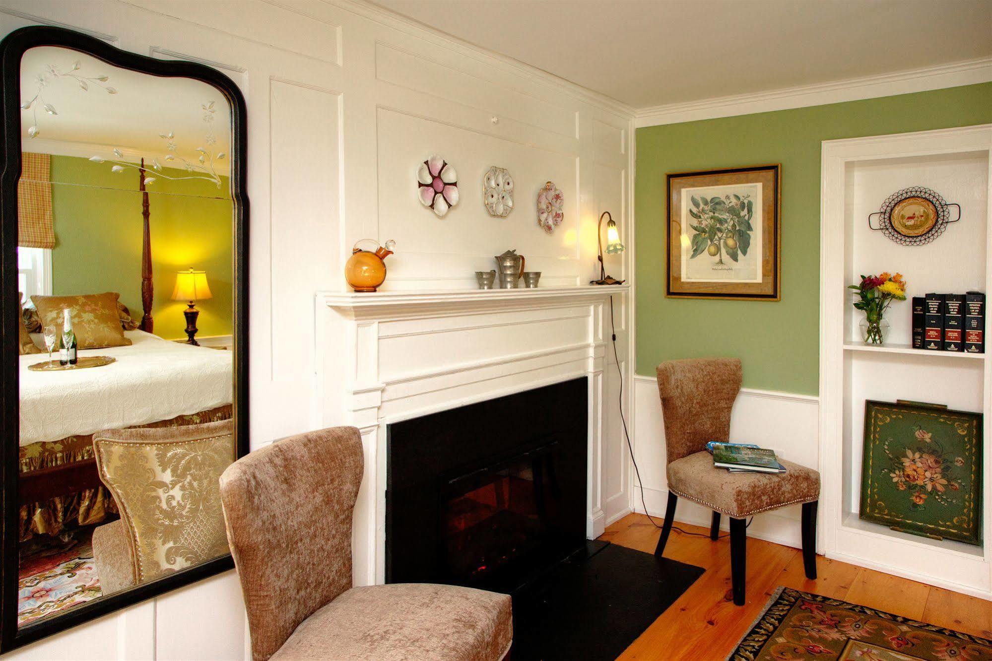 The Inn At Yarmouth Port (Adults Only) ภายนอก รูปภาพ