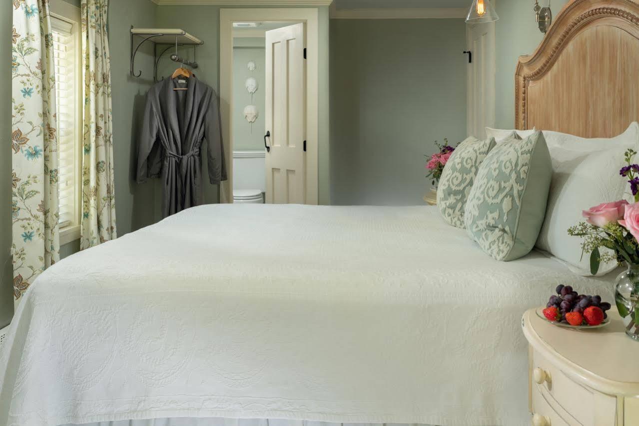 The Inn At Yarmouth Port (Adults Only) ภายนอก รูปภาพ